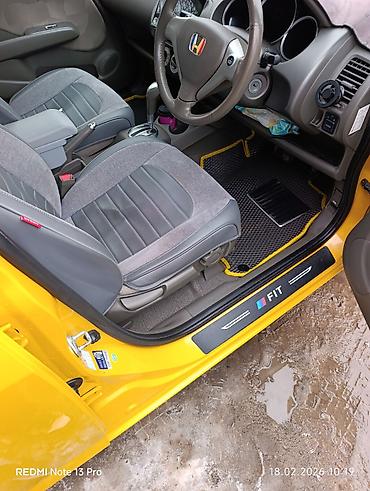 Honda: Honda Fit: 2004 г., 1.5 л, Вариатор, Бензин, Хэтчбэк — 7