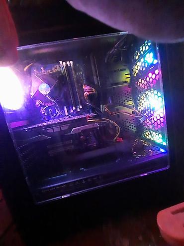 Masaüstü kompüterlər və iş stansiyaları: Komputer tecili satilir Bu qiymete cox cetin taparsiz Tek sistem bloku — 5