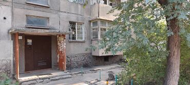 сдаю квартиру церковь: 3 комнаты, 70 м², 104 серия, 1 этаж, Старый ремонт