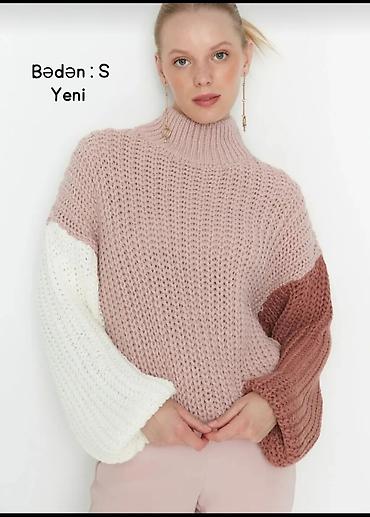 Pencəklər: Ucuz qiymətə hər birinə satıram 1) Qara blazer jakey - Bədən: 34 - — 29