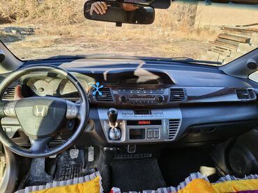 Honda: Honda FR-V: 2005 г., 2 л, Механика, Бензин, Универсал — 6