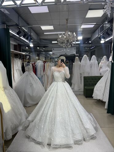 свадеб платье: Үлпөт көйнөгү, L, Жабык, Фатин, Барпайган, Пайеткалар, Колдонулган