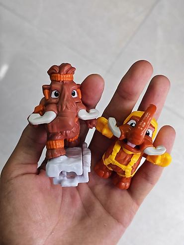 oyuncaqları: Kinder mamontlar orta ölçü 1 ədədi 13manat — 1