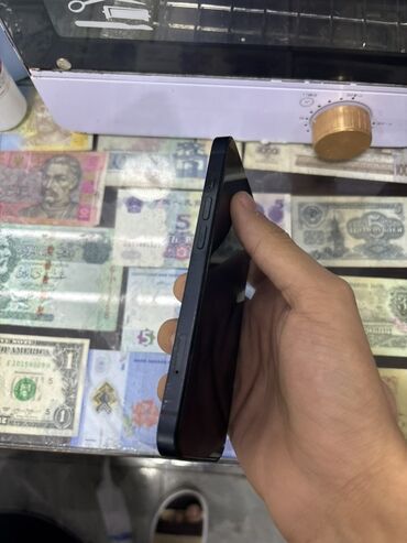 Apple iPhone: IPhone 13, 128 GB, Qara, Face ID — 3