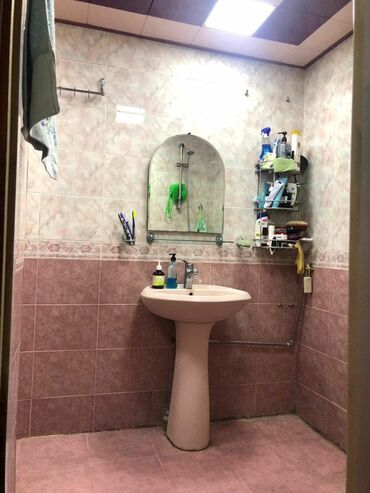 Uzunmüddətli kirayə mənzillər: Azadlıq metrosunun yanında. 130kv. Təmirli, əşyalı.4cü mərtəbə -da lalafo.az — 4 Uzunmüddətli kirayə mənzillər: Azadlıq metrosunun yanında. 130kv. Təmirli, əşyalı.4cü mərtəbə — 4