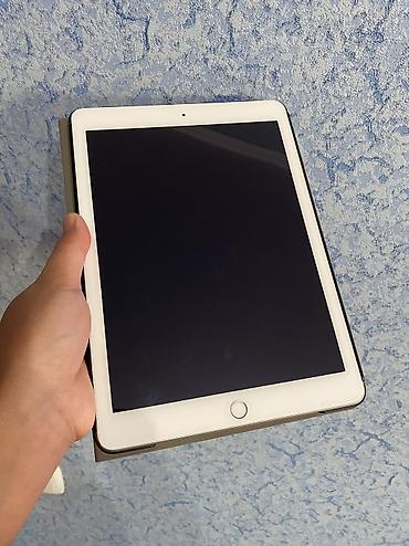 Планшеты: Планшет, Apple, память 128 ГБ, 9" - 10", Wi-Fi, Б/у, Детский цвет - Серебристый — 4
