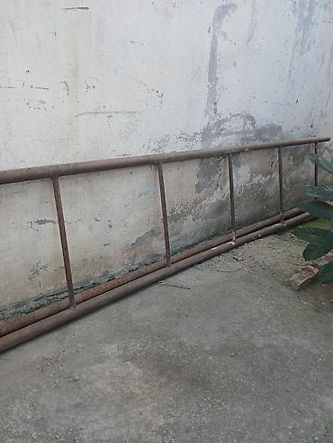 boltlar: Metaldan hazırlanmış uzun məhəccər/hasar bölməsi. Xüsusiyyətlər: - — 1