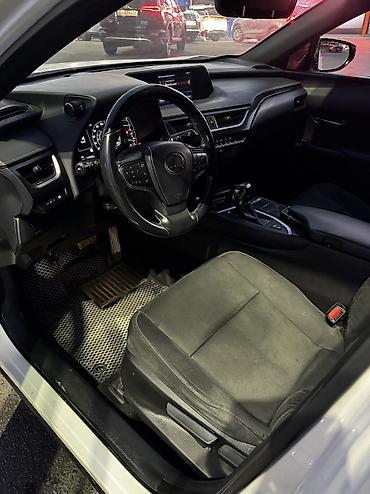 bmv samurai: Lexus UX: 2021 г., 2 л, Автомат, Гибрид — 10