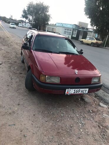 Volkswagen: Volkswagen Passat: 1990 г., 1.8 л, Механика, Бензин, Универсал