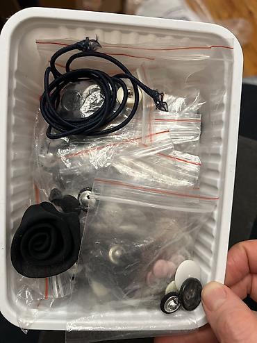 Аксессуары для шитья: Отдам даром Набор для шитья и рукоделия Для штор Пуговицы Для брюк — 7