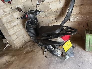 elektrikli scooter tap az: Elektrik skuter – qara rəng - Şəhərdaxili sükutlu və qənaətli hərəkət — 2