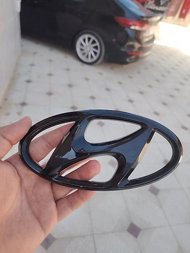 Aksesuarlar və tüninq: Hyundai üçün qara “H” loqo/nişan – parlaq qara (gloss black) örtüklü — 1