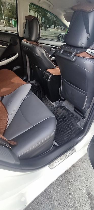 prius 2011: Toyota Prius: 2012 г., 1.8 л, Вариатор, Гибрид, Хэтчбэк — 10