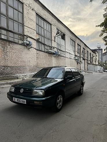 Volkswagen Vento: 1996 г., 2 л, Механика, Бензин, Седан at lalafo.kg Volkswagen Vento: 1996 г., 2 л, Механика, Бензин, Седан