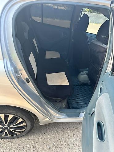 тачки б у: Toyota Yaris: 2001 г., 1.3 л, Автомат, Бензин, Хэтчбэк — 5
