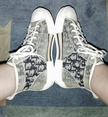 Women's Sneakers and athletic shoes: 37.5 na lalafo.rs — 8 Women's Sneakers and athletic shoes: 37.5 — 8