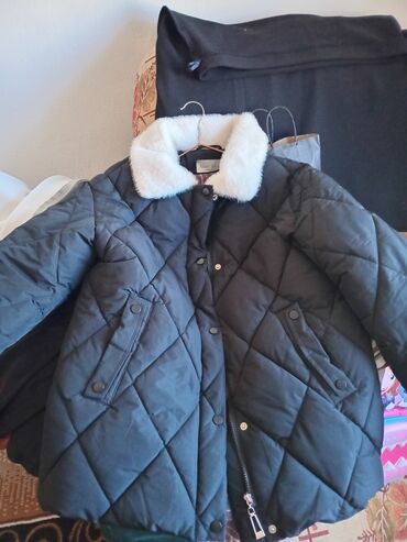 пуховик uniqlo: Утеплённая женская куртка Moon ManGo. - Цвет: тёмно‑синий/чёрный. -