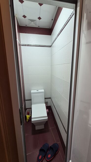 Uzunmüddətli kirayə mənzillər: 3 otaqlı, işıqlı və geniş mənzil. Xüsusiyyətlər: - Zövqlü qonaq — 15