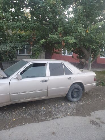 ларго продаю: Mercedes-Benz W123: 1990 г., 1.8 л, Механика, Дизель, Минивэн