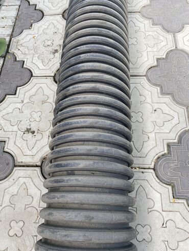 кольцо бетонное для канализации: Трубы канализационные одна-3.60, другая-5м,пластиковые
