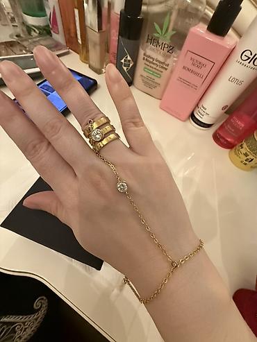 золото сепочки: Золотой браслет-риджулет (браслет-«hand chain»): тонкая цепочка на — 2