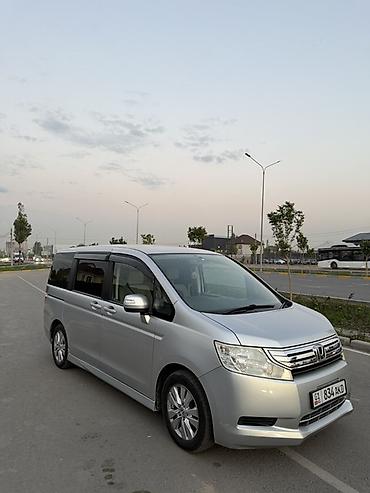 Honda: Honda Stepwgn: 2010 г., 2 л, Автомат, Бензин, Минивэн — 3