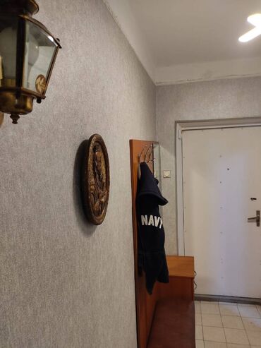 Uzunmüddətli kirayə mənzillər: Mənzil kirayə verilir. 3 otaq, 5.1 m. tam əşyalı, Elmler m. Uzun — 5