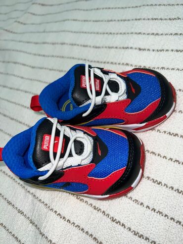 puma обувь: Детские кроссовки из США. Новые, не носили. 1000 сом без торга