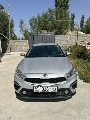 машина врасрочку: Kia Forte, серебристый седан. Основные особенности: - Современный