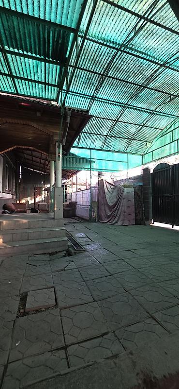 car parking: 6 комнат и более, 240 м², 6 соток, Бишкек, Собственник — 4