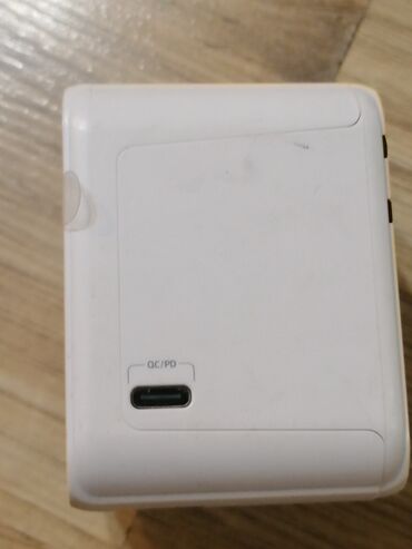 Punjači: Univerzalni putnički adapter TESSAN - Kompaktan all‑in‑one adapter sa — 9