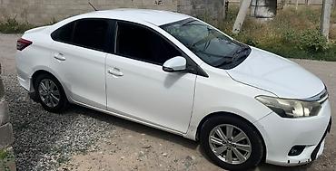 жена: Toyota Yaris: 2014 г., 1.5 л, Автомат, Бензин, Седан — 1
