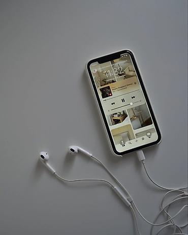 qulaqlar: Original✅ 7/24elaqe Rayonlara ve seherdaxili catdirilma var✅ Iphone — 3