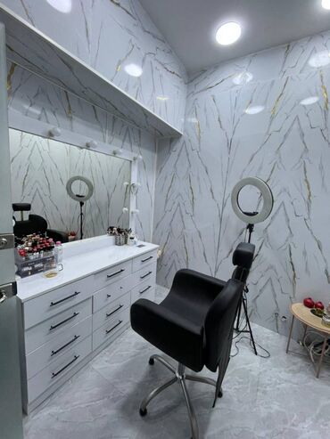 Digər kommersiya daşınmaz əmlakı: Yasamal rayonu, Statistika Komitəsinin yaxınlığında, ümumi sahəsi 135 — 10