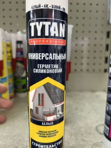 Шпаклевка: Универсальный силиконовый герметик Tytan Professional белого цвета