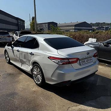 Продажа авто: Toyota Camry: 2019 г., 2.5 л, Автомат, Гибрид, Седан — 3