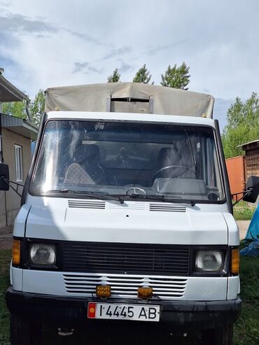 мото дождевик: Грузовик, Mercedes-Benz, Стандарт, 4 т, Б/у