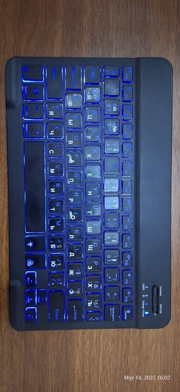 Klaviaturalar: 7 rəngdə Led işıqlı nazik slim klaviatura. Hazır azərbaycan, ingilis — 11