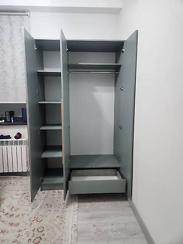 Шкафы: Трёхстворчатый платяной шкаф - Компоновка: левая секция с — 2