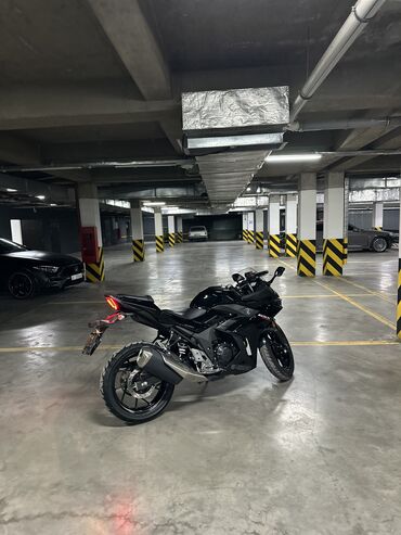 Мотоциклы: Продаю SUZUKI GSX250R г.в.: 11.2021 пробег: 8.400 км — 10