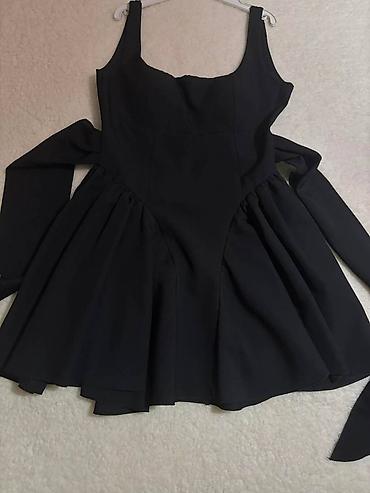 Haljine: Samo jednom obucena haljina, kao nova, mini, seksi, vecernja. Prodata — 3