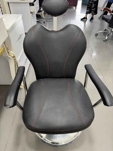 Salon masaları: İşlənmiş, Saş kəsimi kreslosu