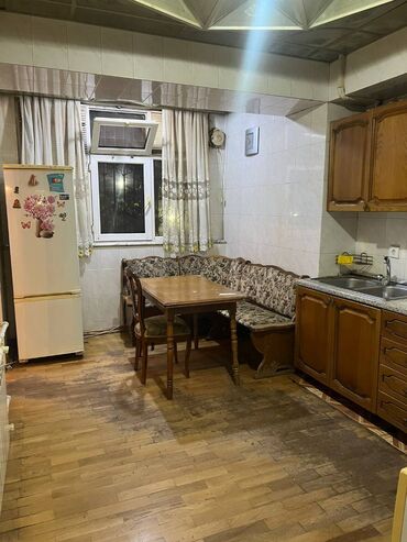 Uzunmüddətli kirayə mənzillər: Gənclikdə idman universitetinin yanında, 10 mərtəbəli binanın 2ci — 5