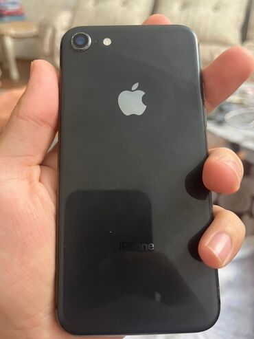 kofe maşını: IPhone 8, Qara, Qırıq