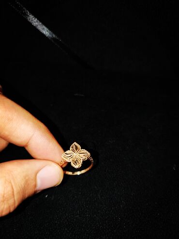 Zərgərlik dəstləri: Dəstə daxildir: Üzük, Sırğa, Pandora, Sarı qızıl, 585 Əyar, 518 g — 5