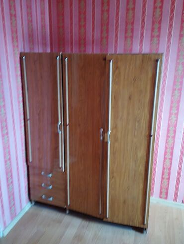 Gigiyenik duşlar: Mənzildə sanitar qovşaq və eyvanlar - Sanitar qovşaq: divardan asma — 9