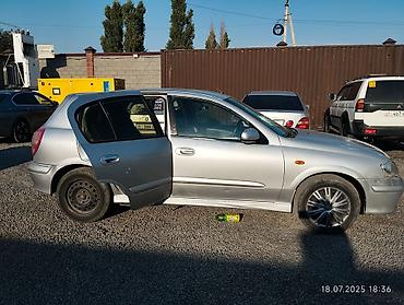 механическая: Nissan Almera: 2002 г., 1.8 л, Механика, Бензин, Хэтчбэк — 4