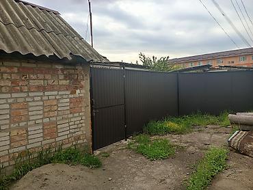 Продажа барачных домов: Продаётся дом барачного типа. гостиная, две спальни, кухня, коридор — 9