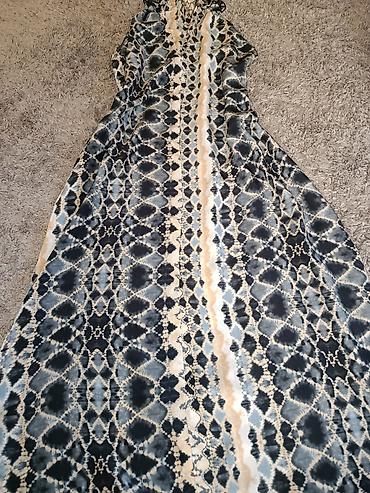 boho nakit: Duga Zara svilena haljina bez rukava sa uzorkom - Model: maxi haljina — 1