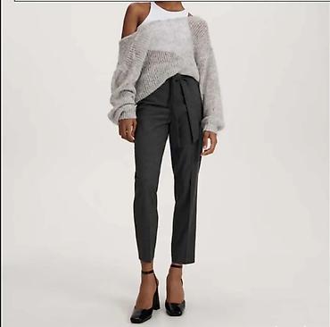 pantalone s: P. S. pantalone, odlične, model sličan (nije isti) ovom na devojci — 3